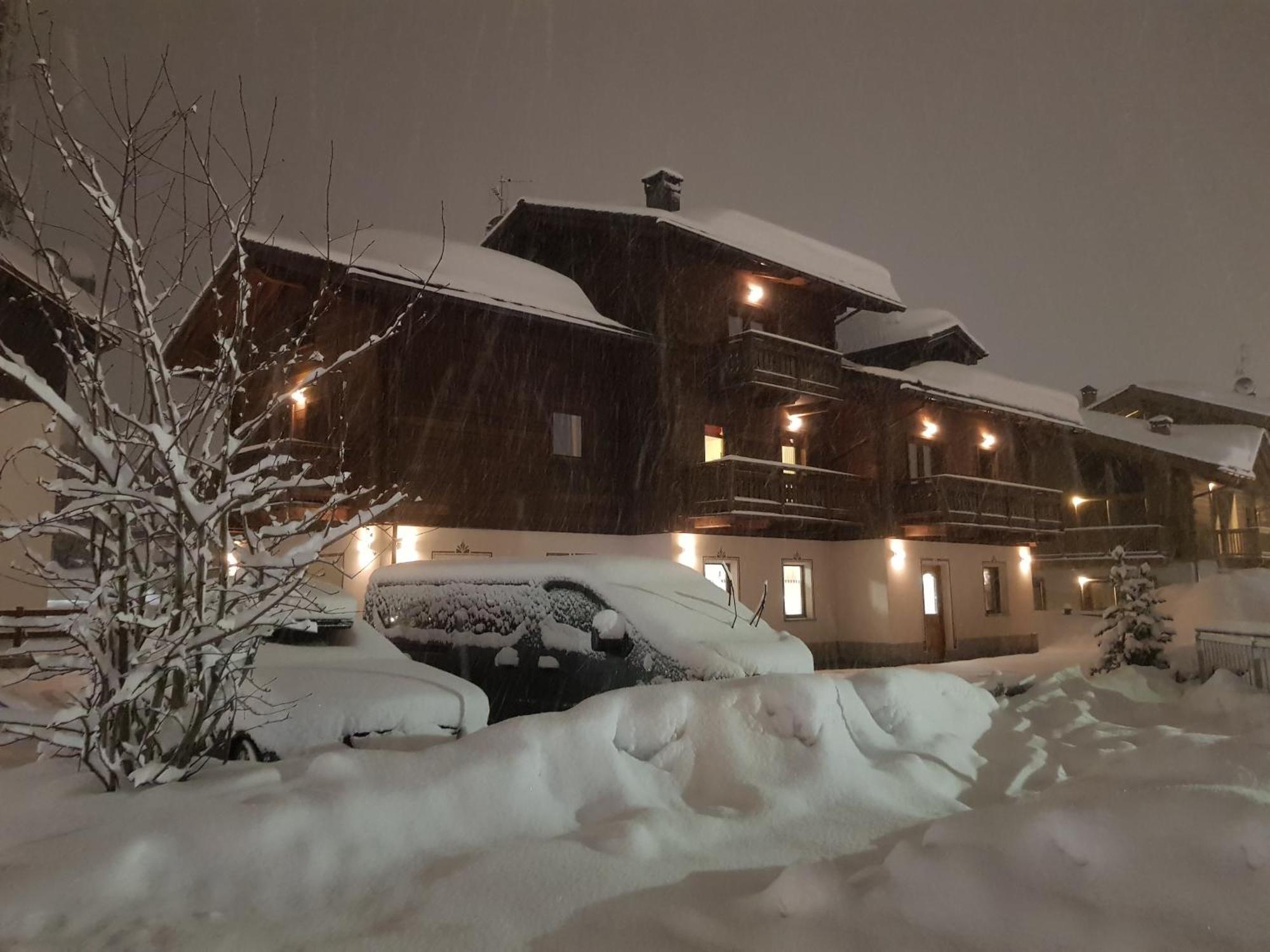Al Camanel Apartment Livigno Exterior foto